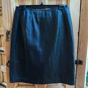Apt 9 Genuine Lambskin Leather Pencil Cut Knee Length Skirt - Size 6